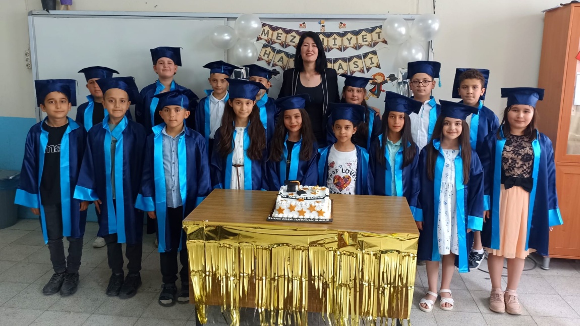 4. Sınıf Öğrencilerimizin Mezuniyet Coşkusu...