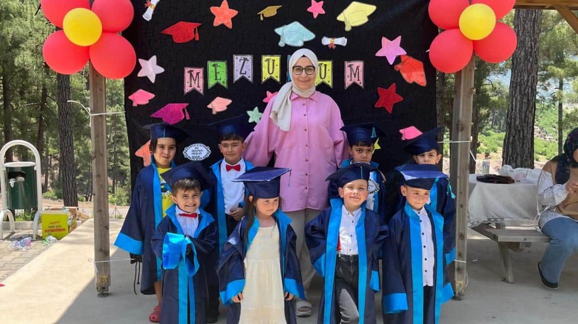 Piknik Eşliğinde Mezuniyet! 